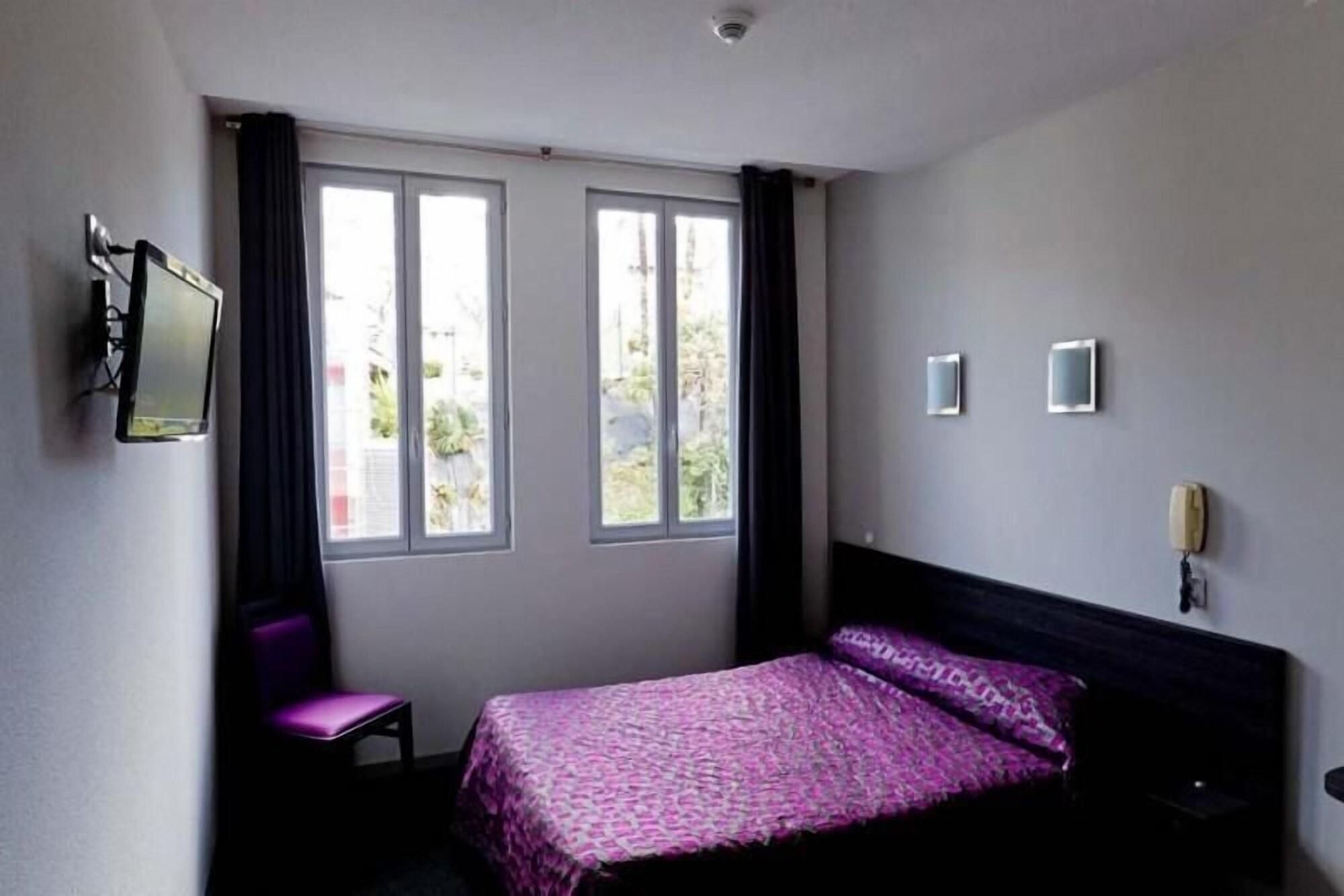 Saint Etienne 3*